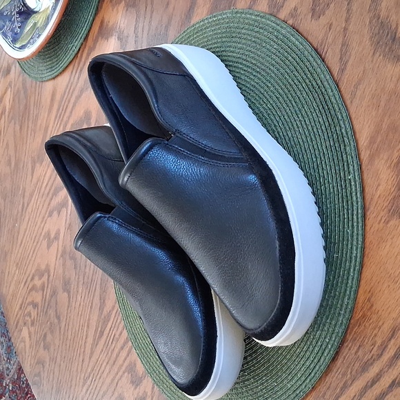 Vionic Black Leather Kearney Slip On Platform Comfort Sneakers Size 11 - Picture 11 of 11